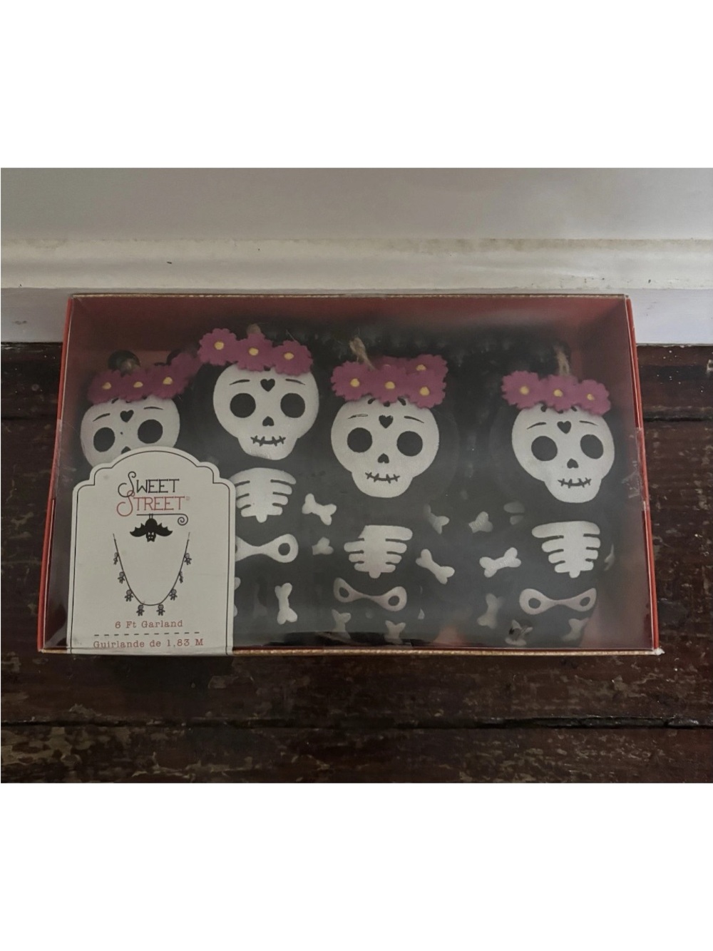 Halloween Sweet Street Skeleton Garland 6Ft Black Purple Flowers
Beads New